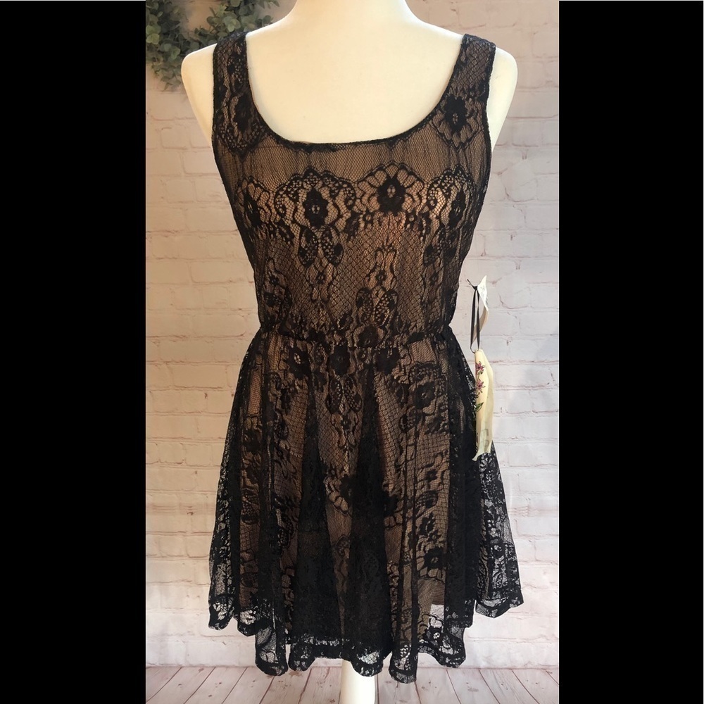 𝅺LACE dress! By Mimi chica
